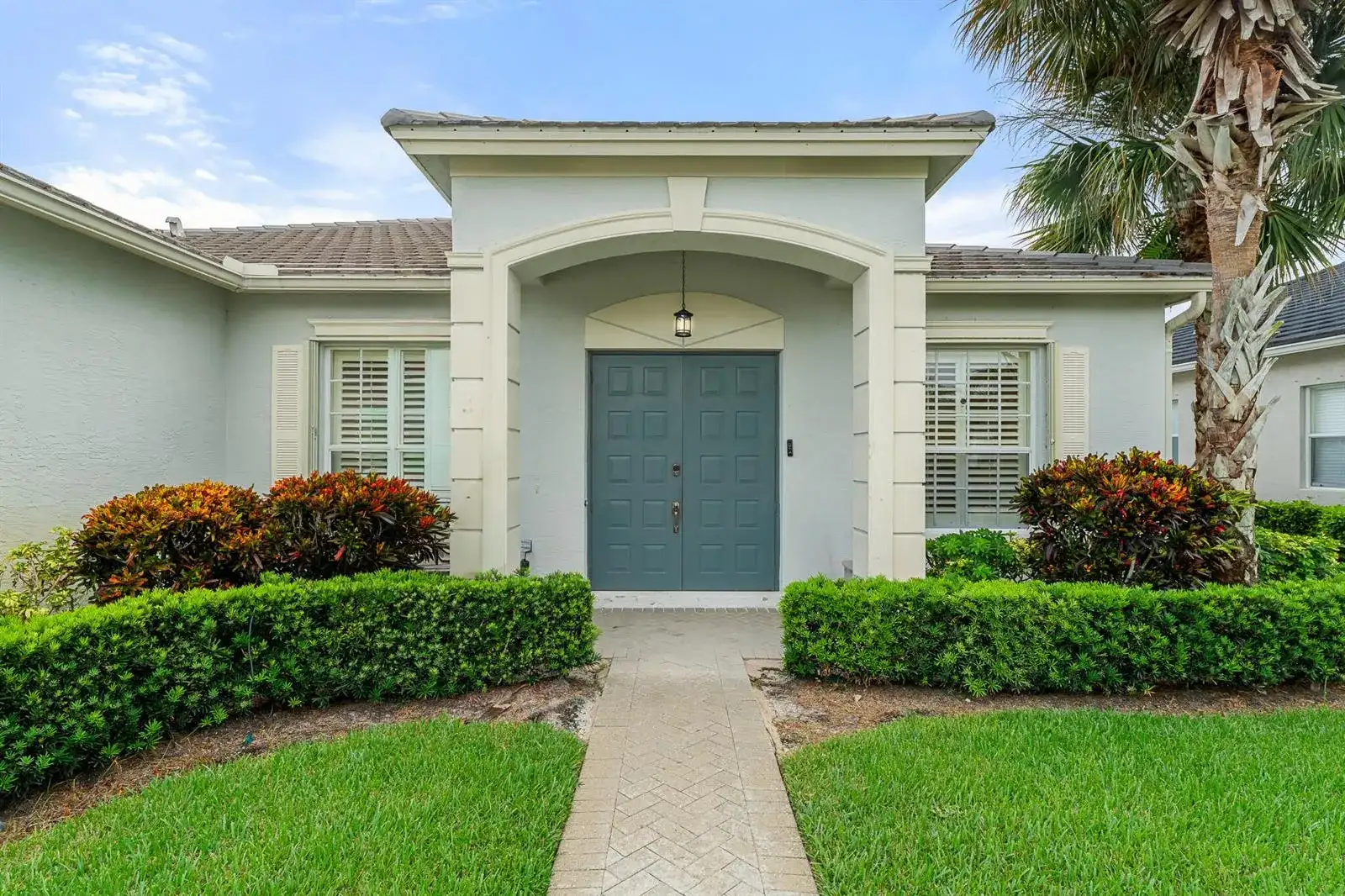 531 SW Lake Manatee Way, Port St. Lucie FL 34986 photo 2