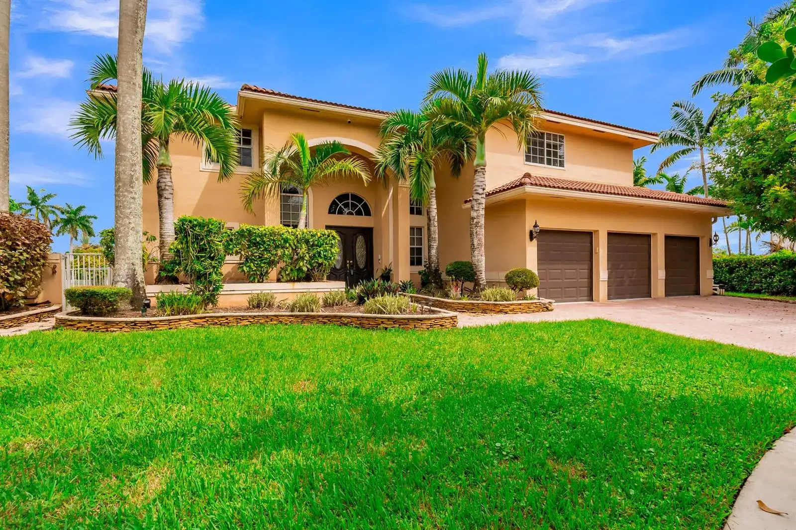 1333 SW 175th Way, Pembroke Pines FL 33029 photo 2