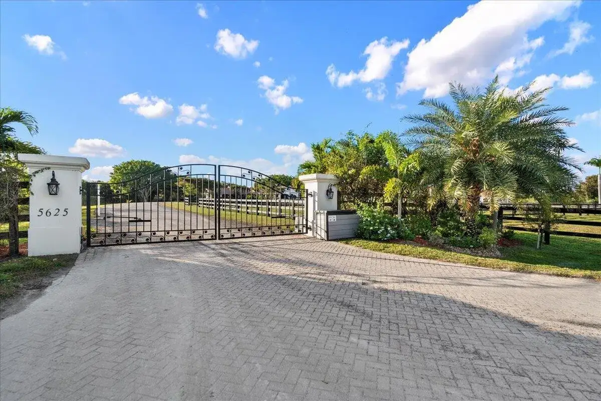 5625 140th Avenue S, Wellington FL 33449 photo 2