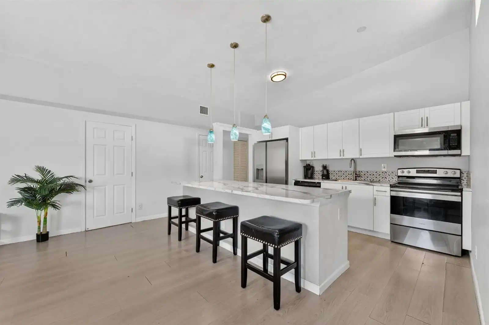 910 NW 17TH Avenue, Fort Lauderdale FL 33311