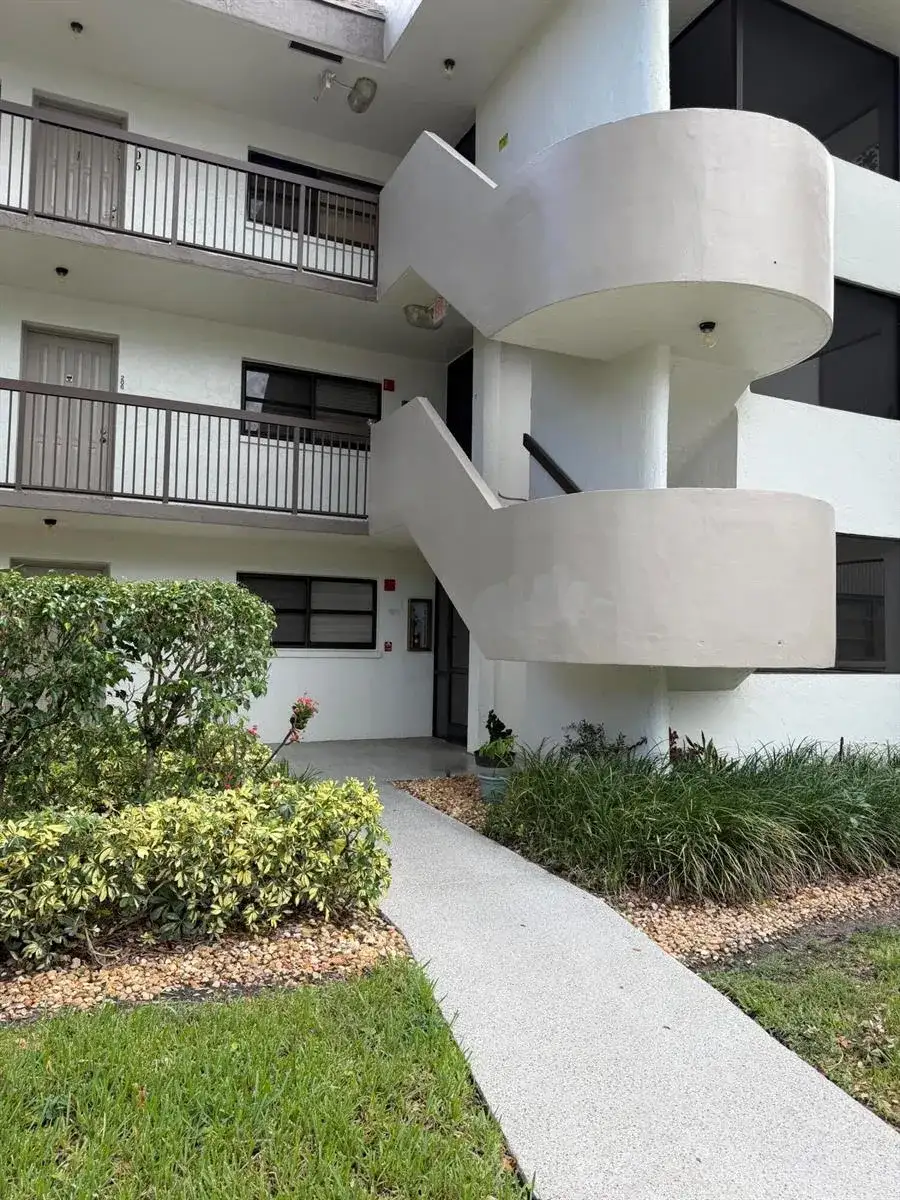 7625 NW 79th Avenue Unit 107, Tamarac FL 33321 photo 3