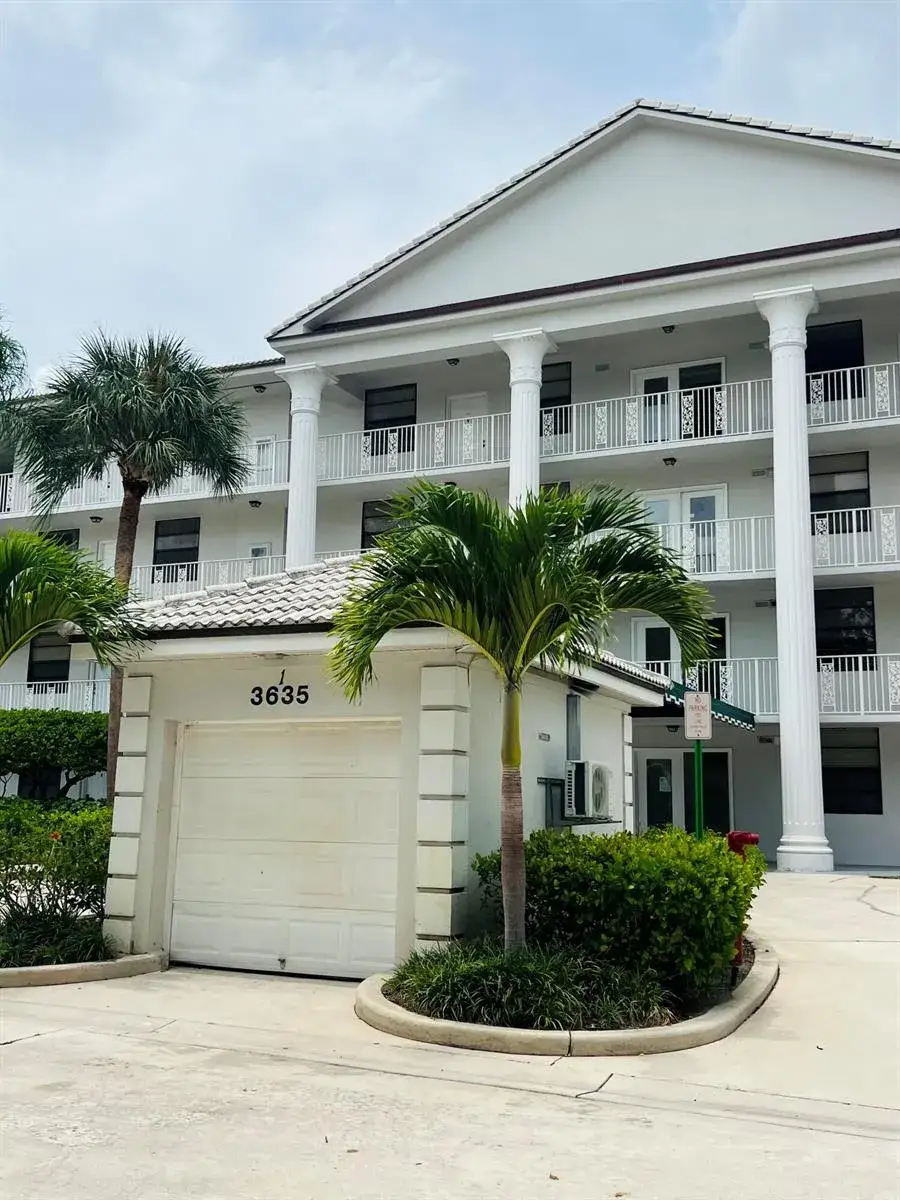 3635 WHITEHALL Drive # 404, West Palm Beach FL 33401