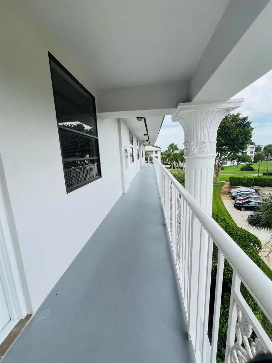 3635 WHITEHALL Drive # 404, West Palm Beach FL 33401 photo 3