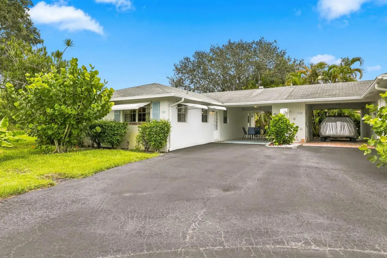 435 BLUEBIRD Lane, Delray Beach FL 33445 photo 2