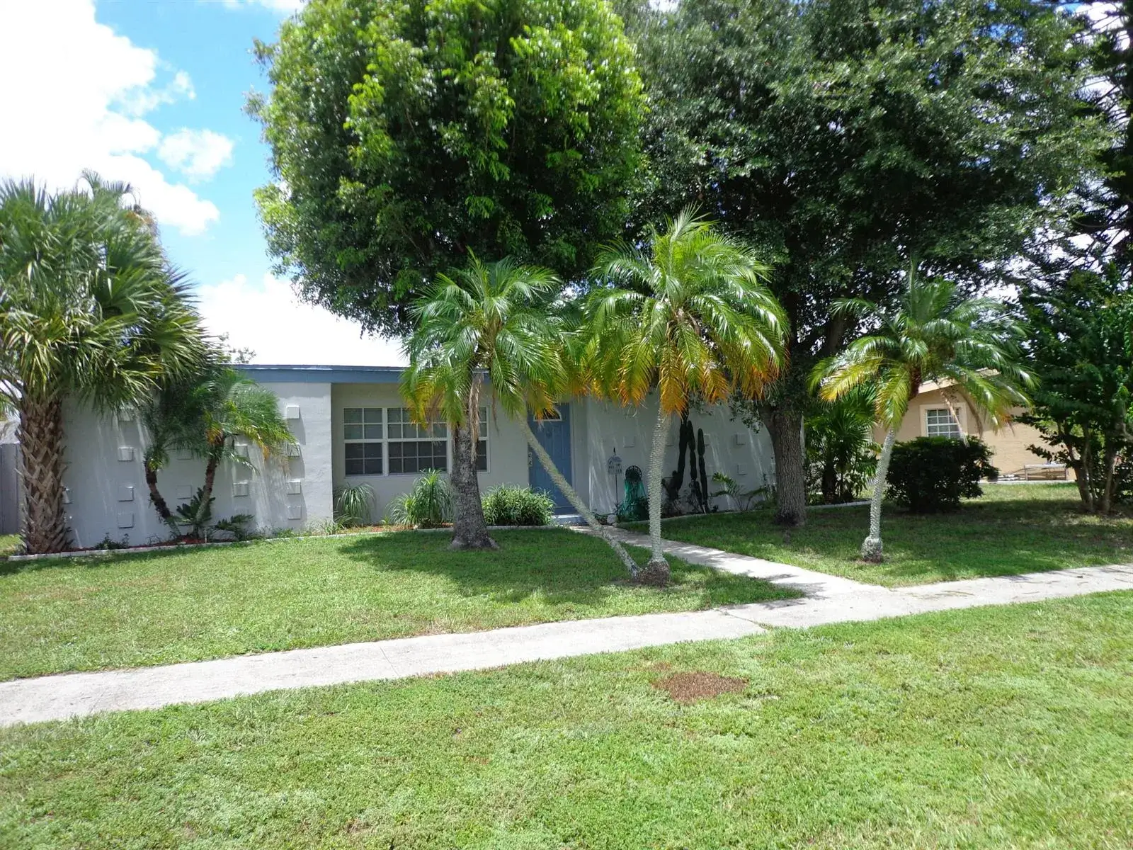 11751 Oleander Drive, Royal Palm Beach FL 33411