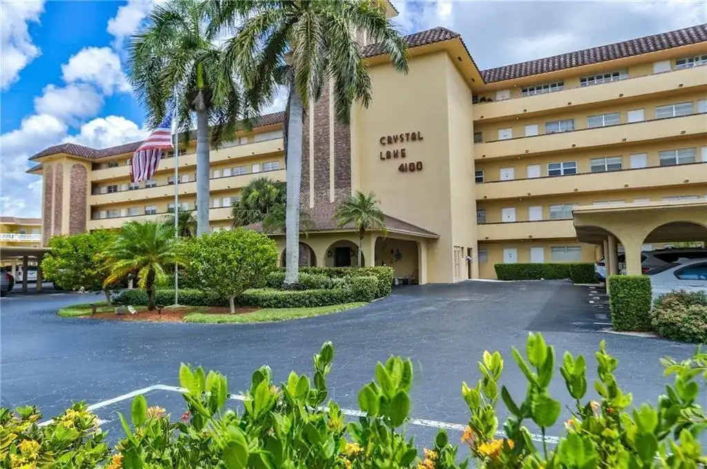 4100 CRYSTAL LAKE Drive # 110, Deerfield Beach FL 33064