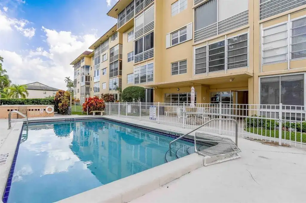 4100 CRYSTAL LAKE Drive # 110, Deerfield Beach FL 33064 photo 4