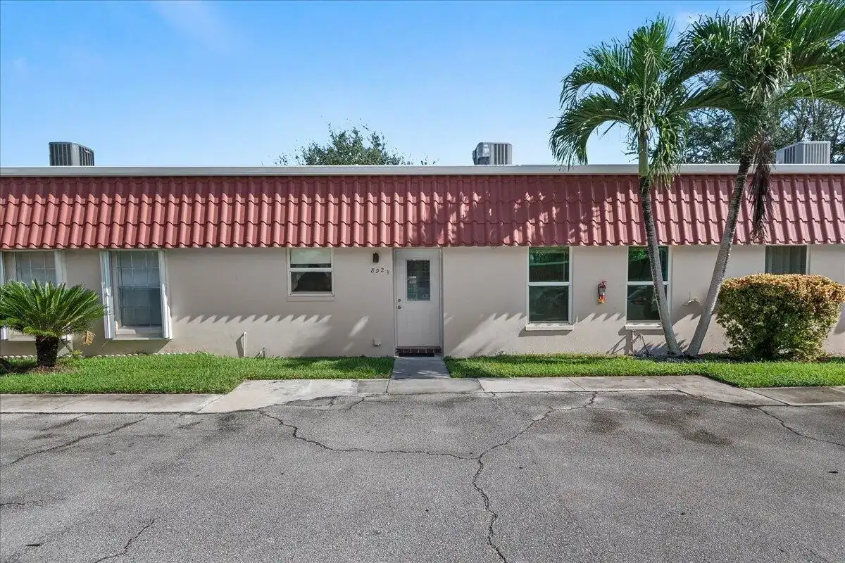 892 WORCESTER Lane # B, Lake Worth FL 33467