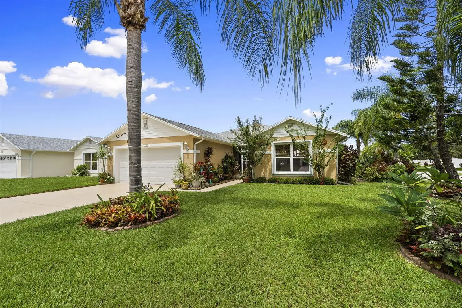 6156 Alexandria Circle, Fort Pierce FL 34982 photo 2