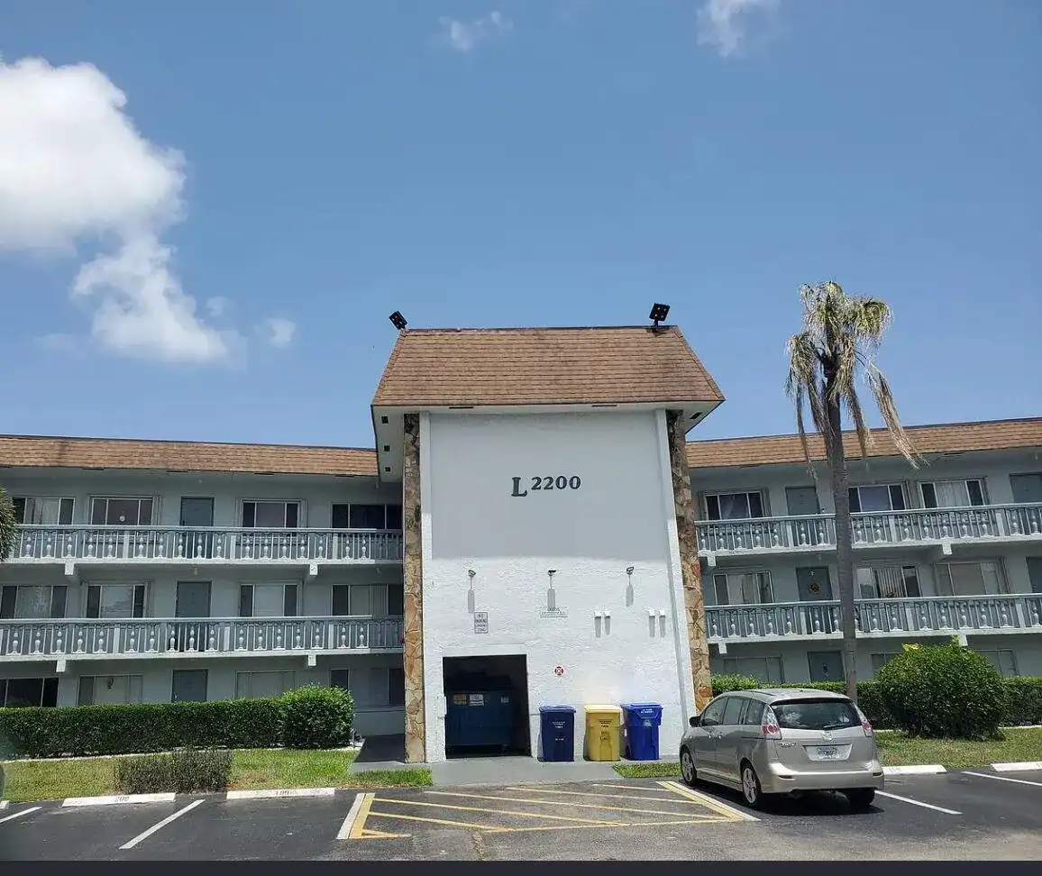 2200 SPRINGDALE Boulevard # 206, Palm Springs FL 33461