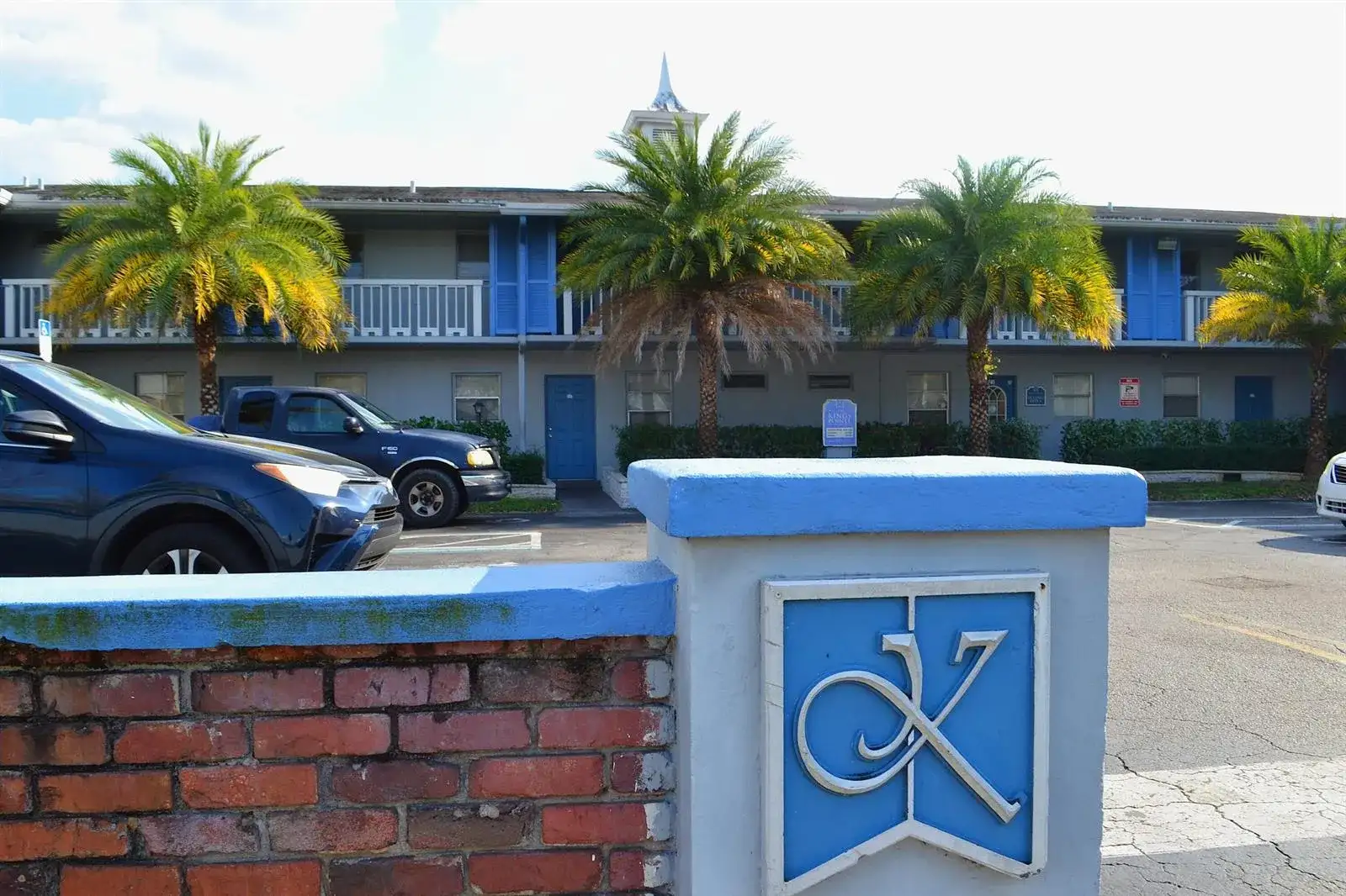491 NW 42nd Avenue Apt 18, Plantation FL 33317 photo 2