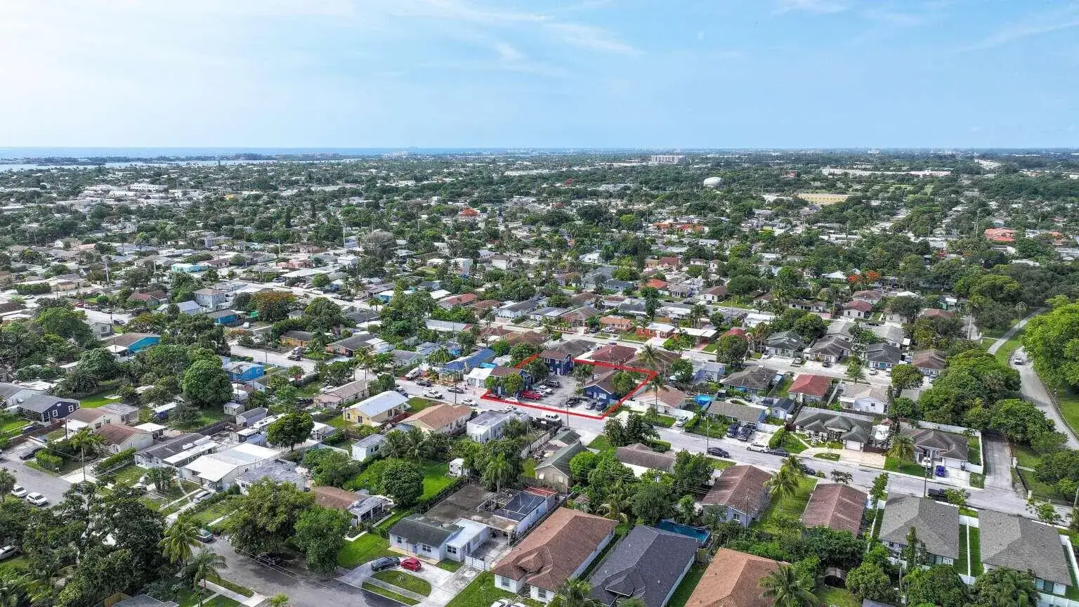 1000 W LAKEWOOD Road, West Palm Beach FL 33405