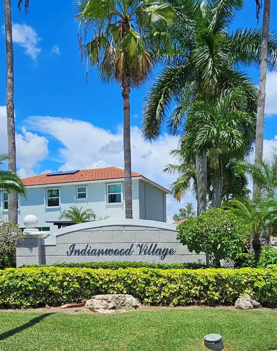 5291 Indianwood Village Lane, Lake Worth FL 33463 photo 2