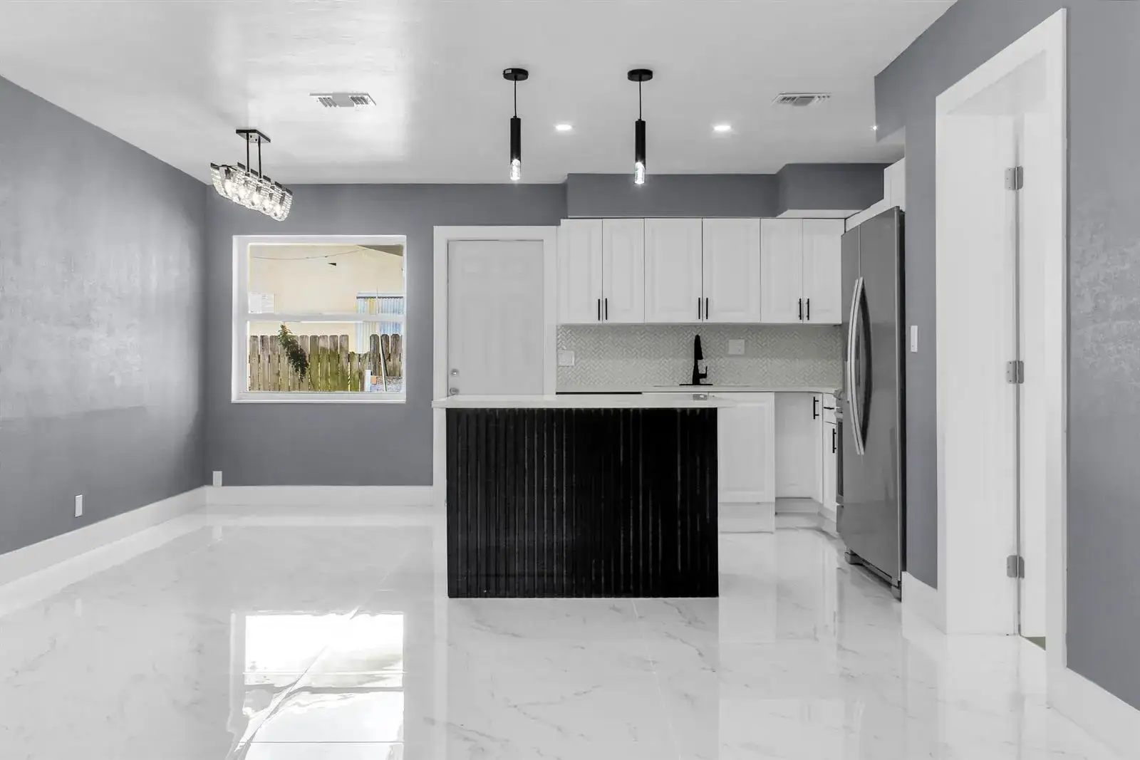 915 SW 3RD Street, Boynton Beach FL 33435