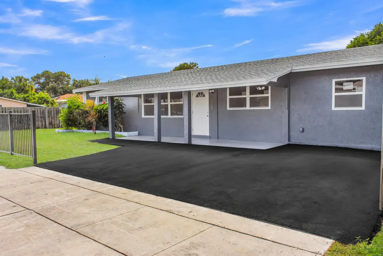 915 SW 3RD Street, Boynton Beach FL 33435 photo 2
