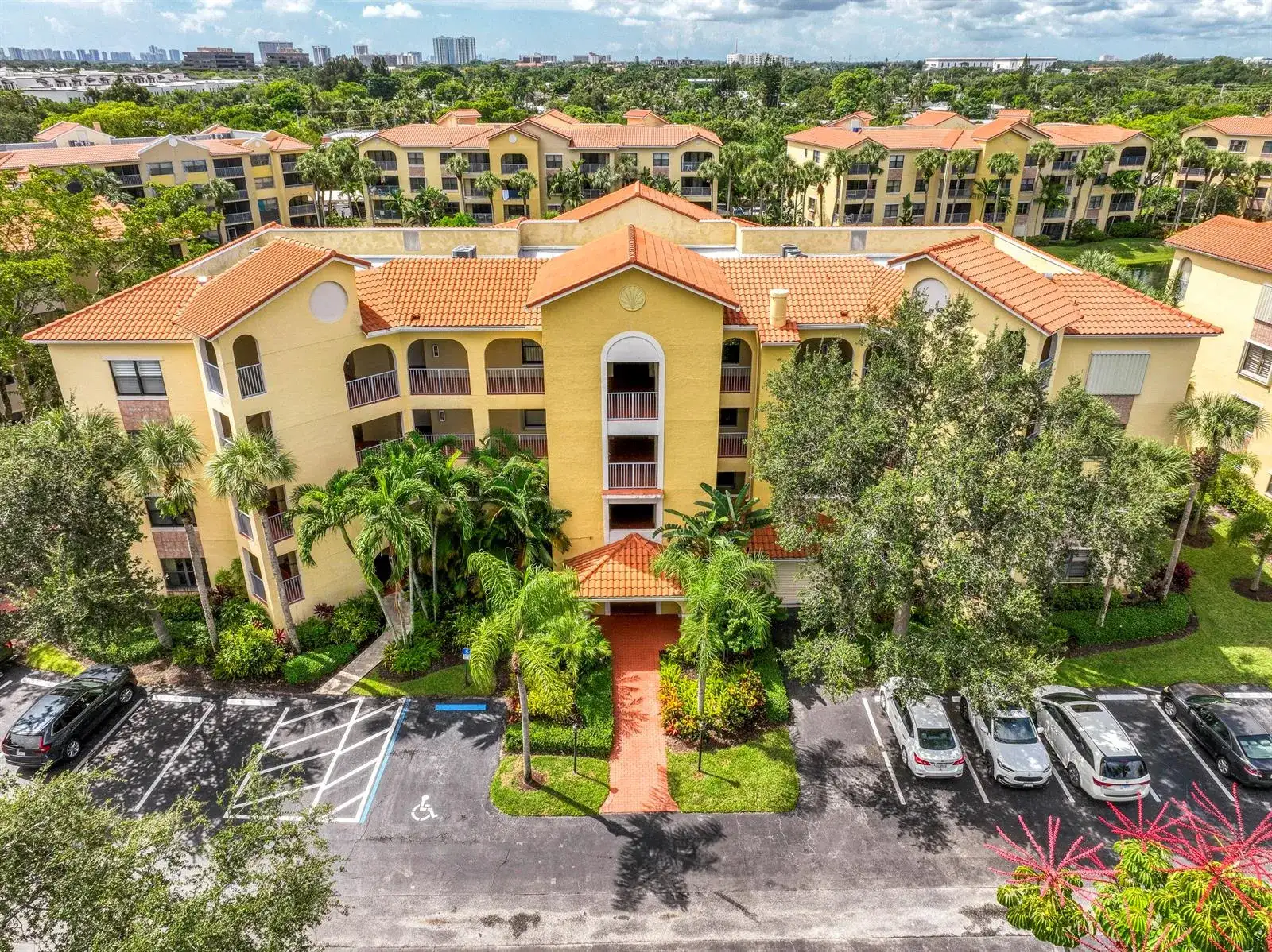 800 Uno Lago Drive # 105, Juno Beach FL 33408 photo 2