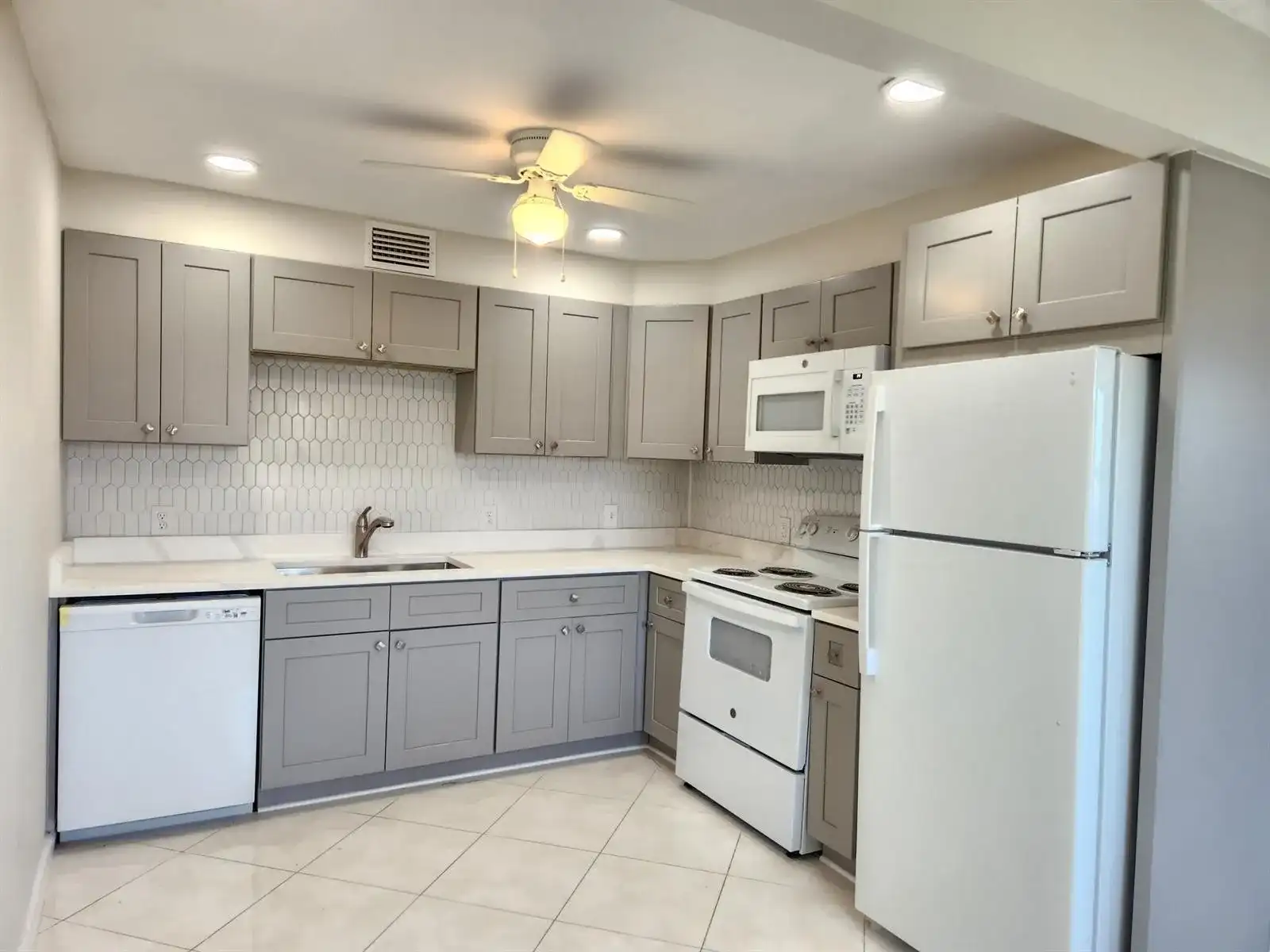3025 Newcastle B, Boca Raton FL 33434