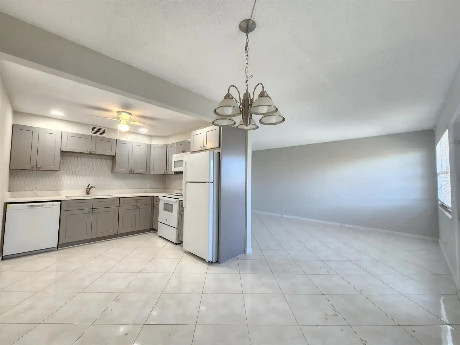 3025 Newcastle B, Boca Raton FL 33434 photo 5