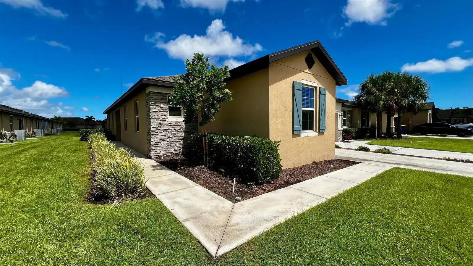 5208 JOVIAL Court, Fort Pierce FL 34947 photo 2