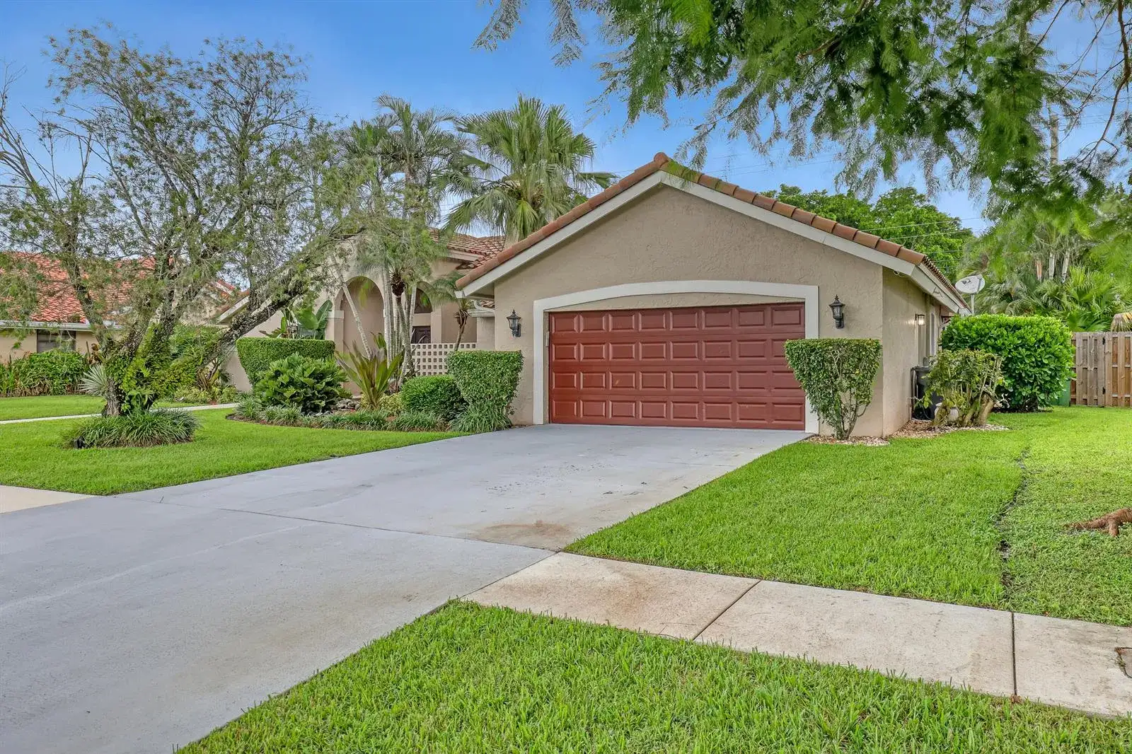 2156 AMESBURY Circle, Wellington FL 33414 photo 3