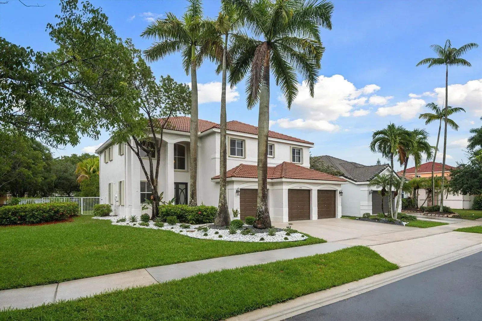 890 HAWTHORN Terrace, Weston FL 33327