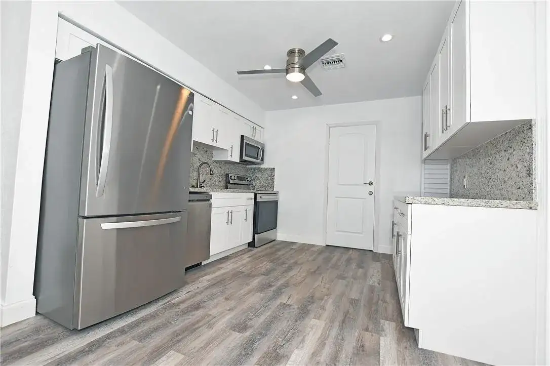 270 NW 43rd Street, Oakland Park FL 33309 photo 3