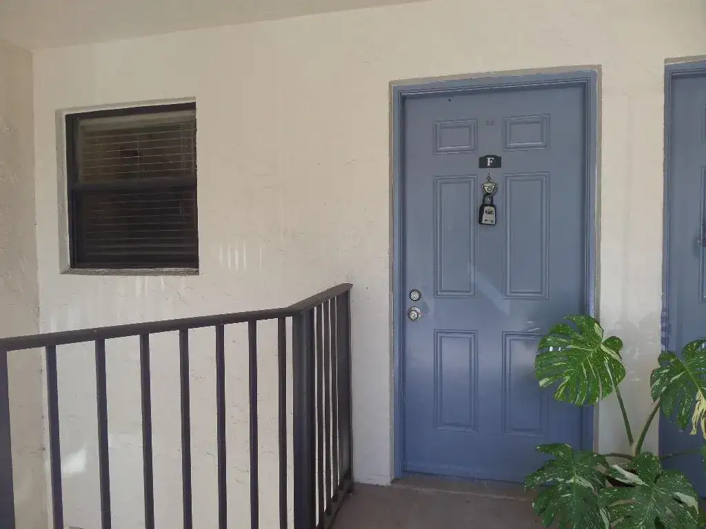 1523 LAKE CRYSTAL Drive # F, West Palm Beach FL 33411 photo 2