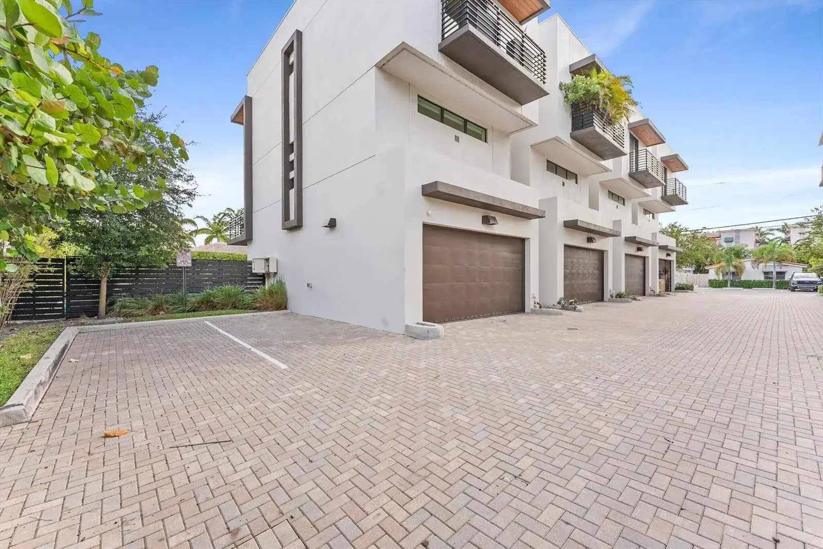 1048 N Victoria Park Road, Fort Lauderdale FL 33304 photo 5