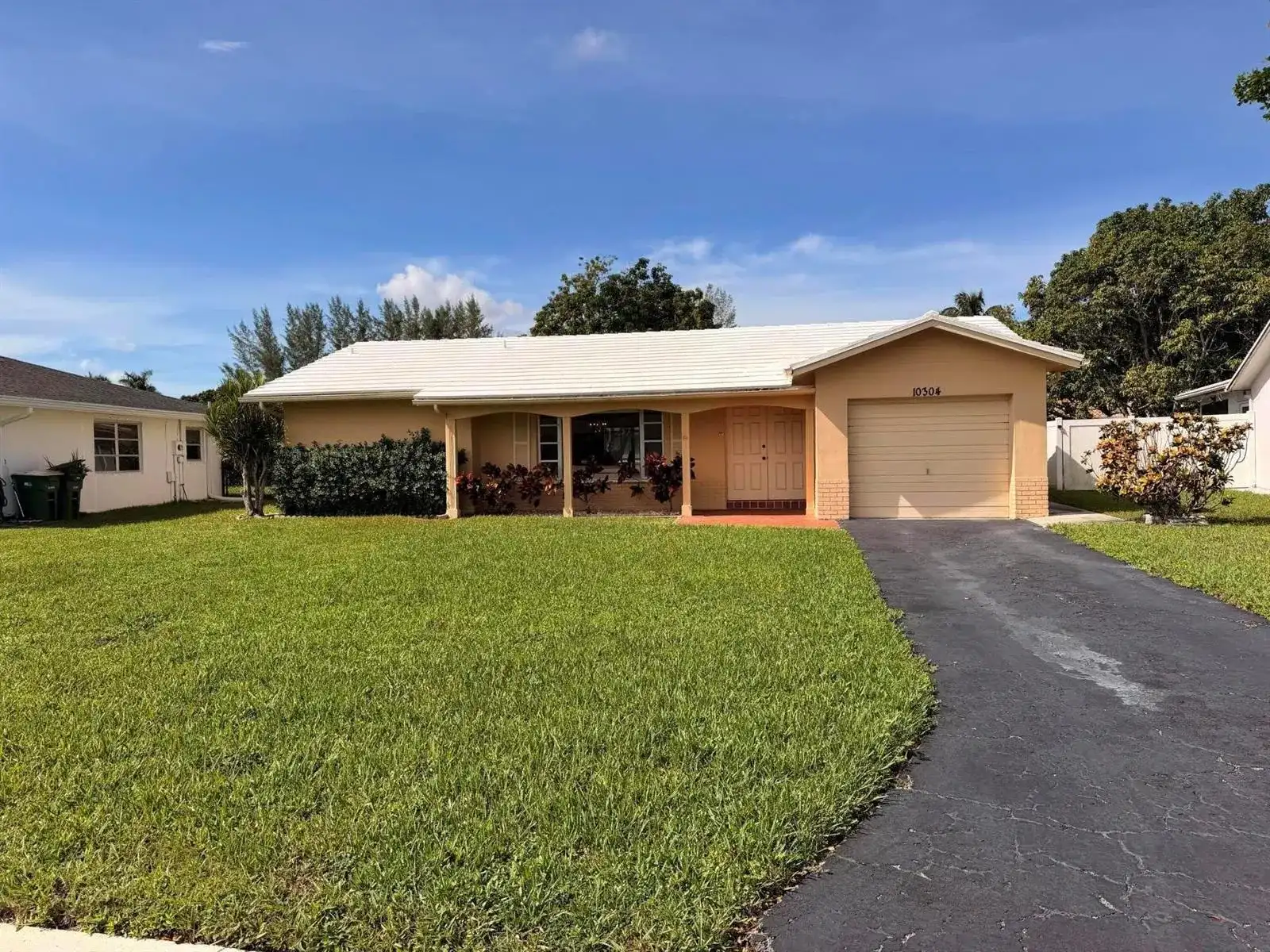 10304 NW 80th Drive, Tamarac FL 33321