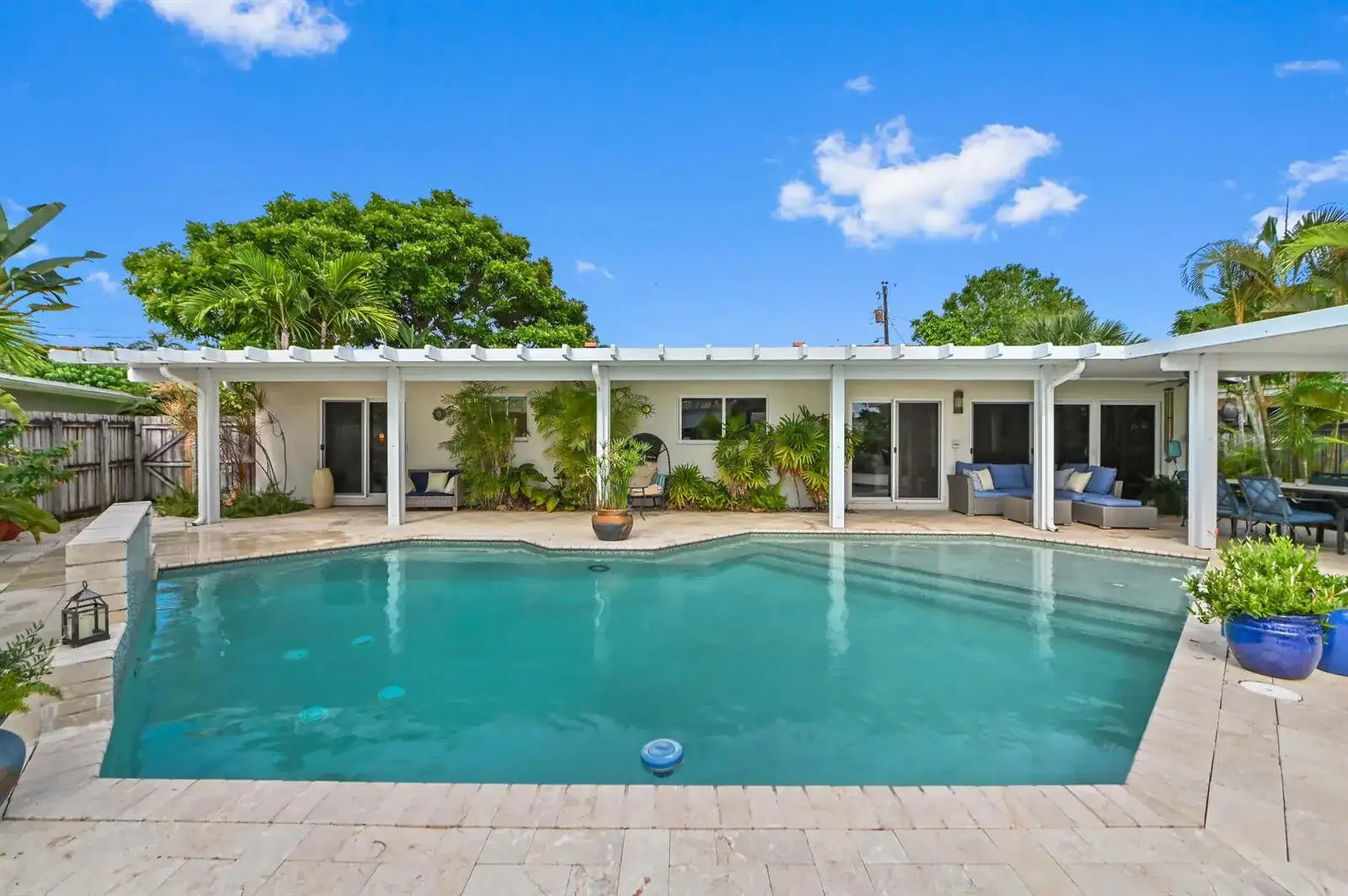 1513 NE 28th Drive, Wilton Manors FL 33334 photo 2