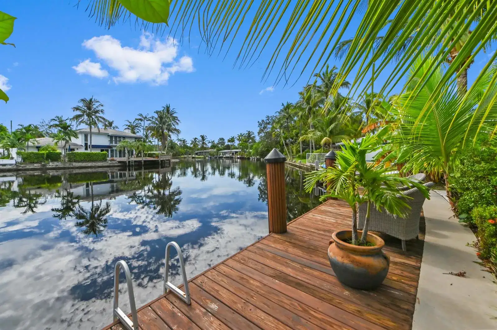 1513 NE 28th Drive, Wilton Manors FL 33334 photo 3