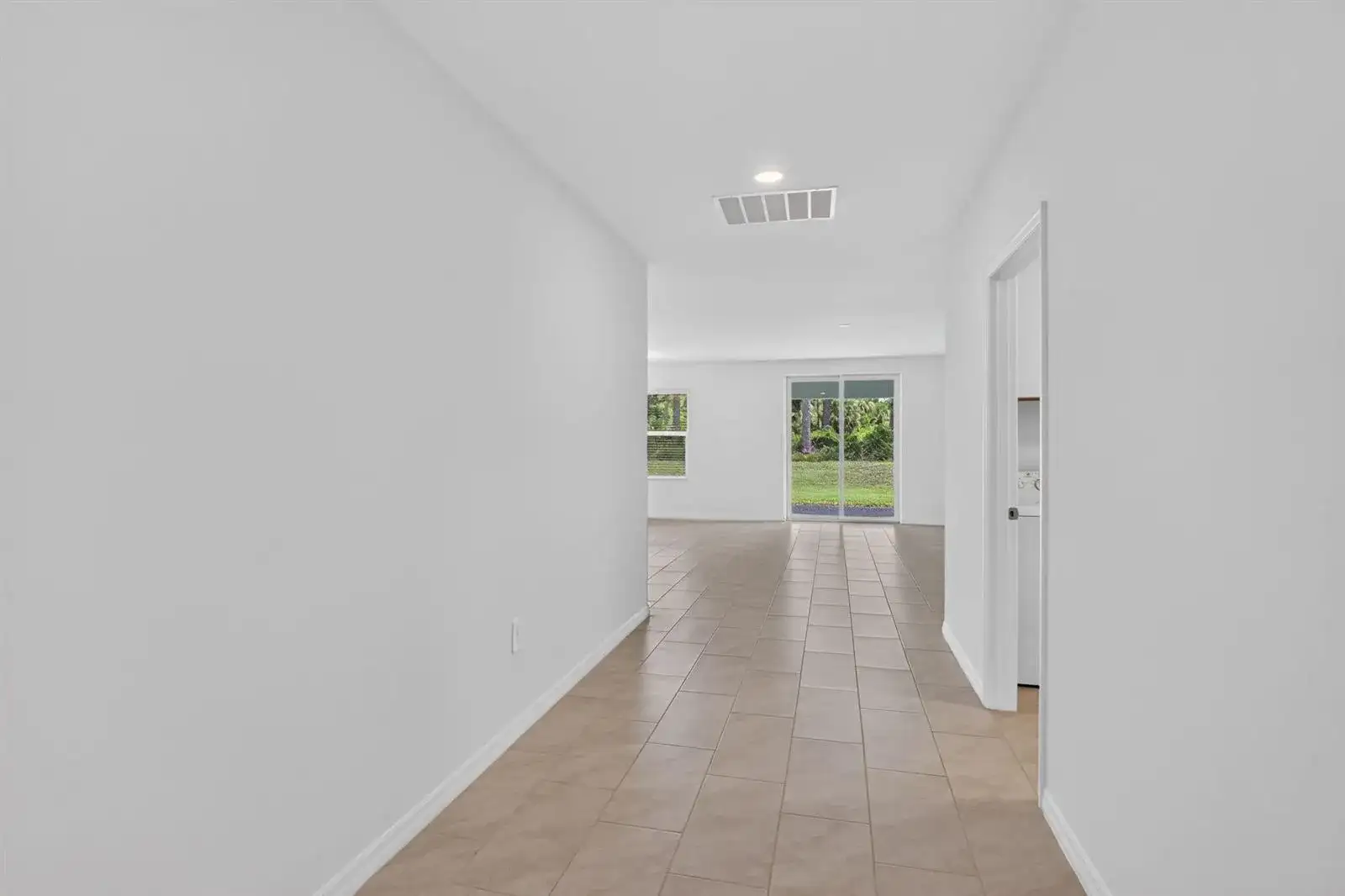 243 LAKESIDE BREEZE Way, Lehigh Acres FL 33936 photo 4