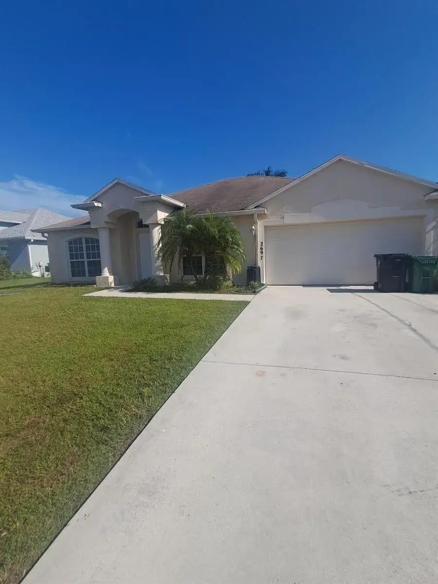2697 SW Altamira Avenue, Port St. Lucie FL 34987