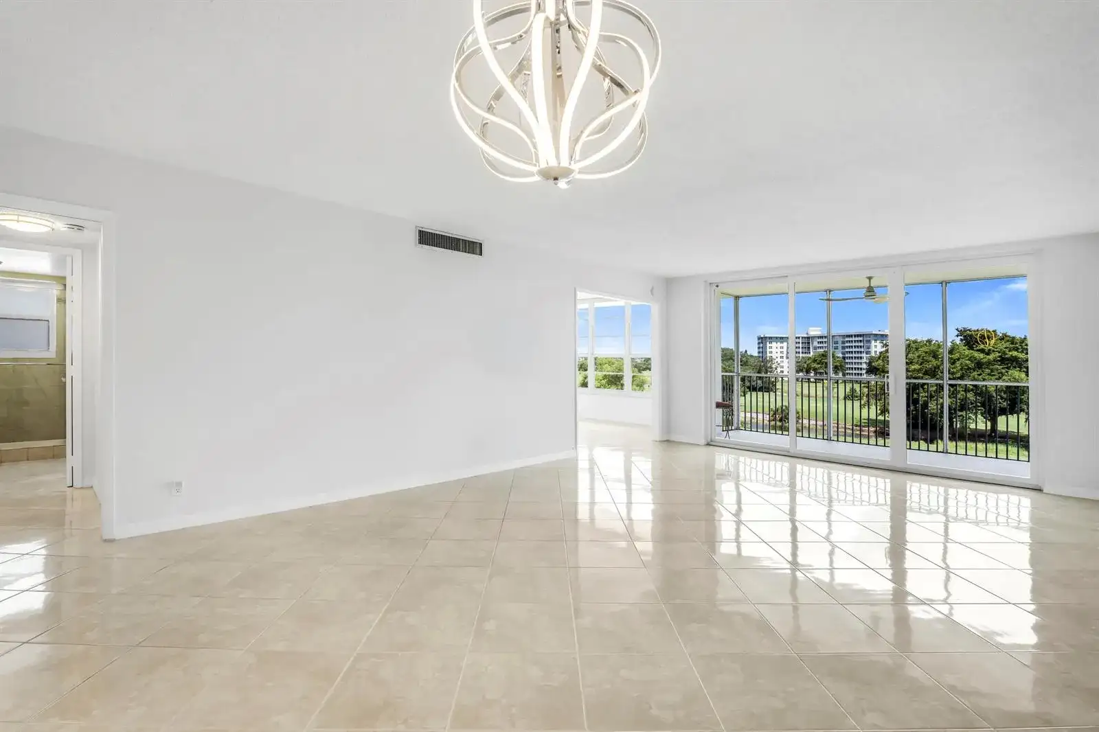 2651 S PALM AIRE Drive # 410, Pompano Beach FL 33069 photo 2