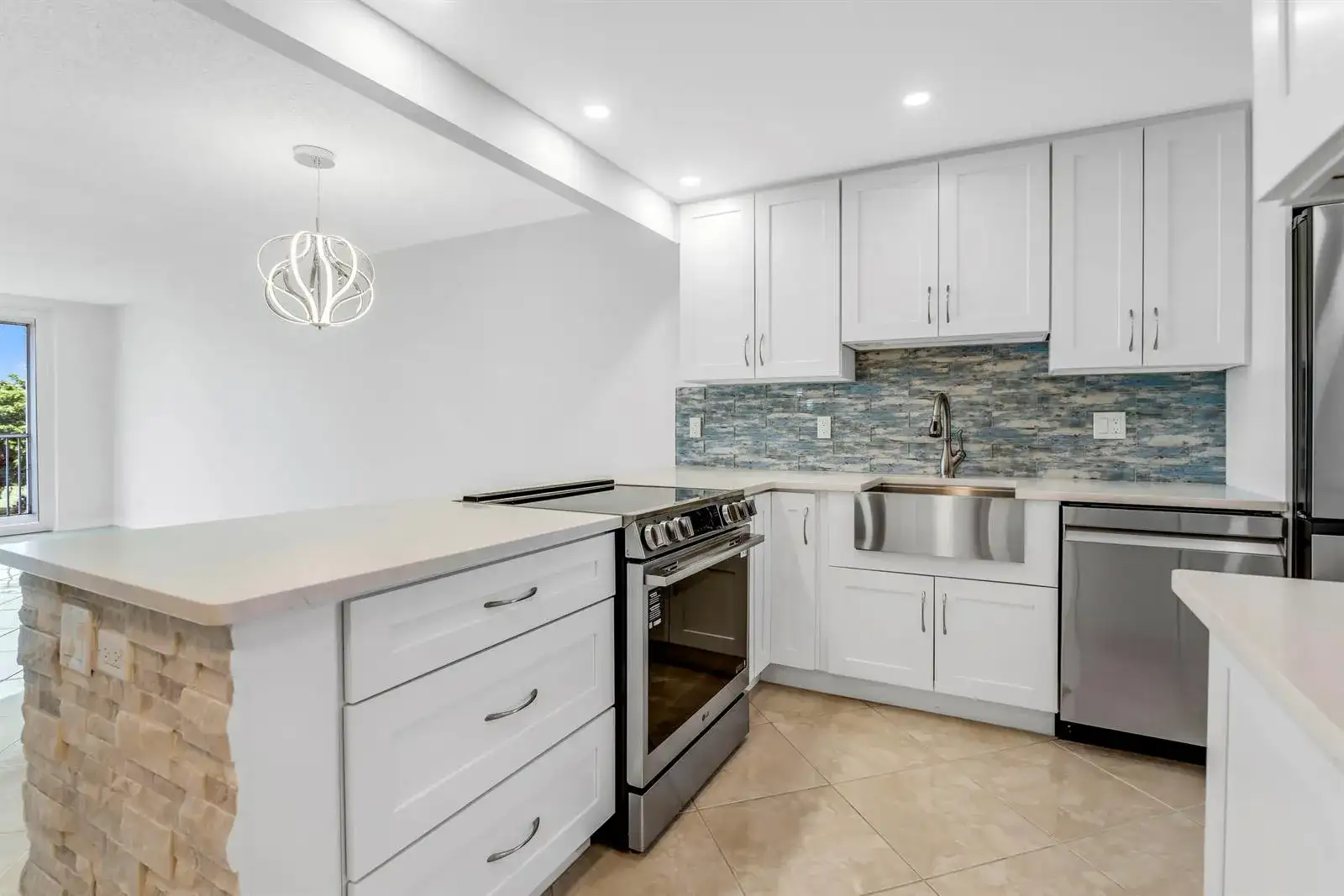 2651 S PALM AIRE Drive # 410, Pompano Beach FL 33069 photo 3