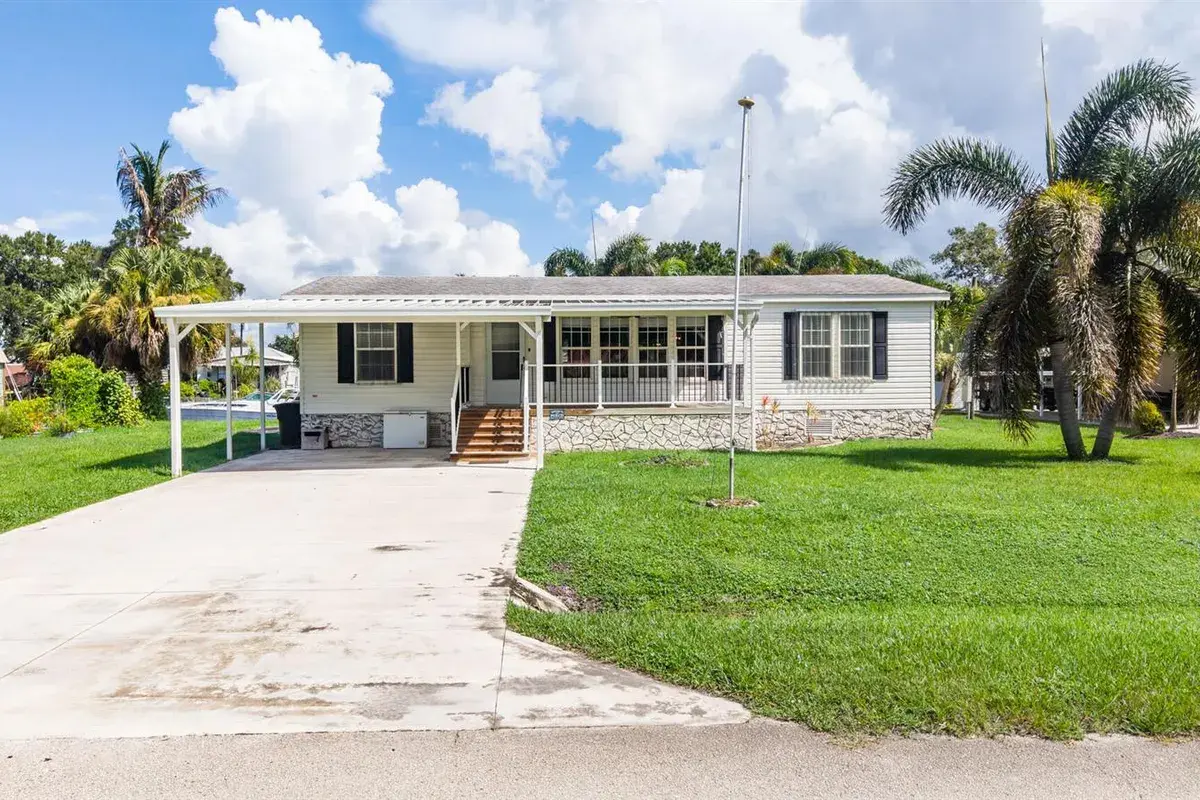 3207 SE 27TH Street, Okeechobee FL 34974