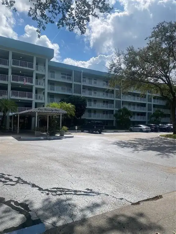 802 Cypress Grove Lane # 408, Pompano Beach FL 33069 photo 2