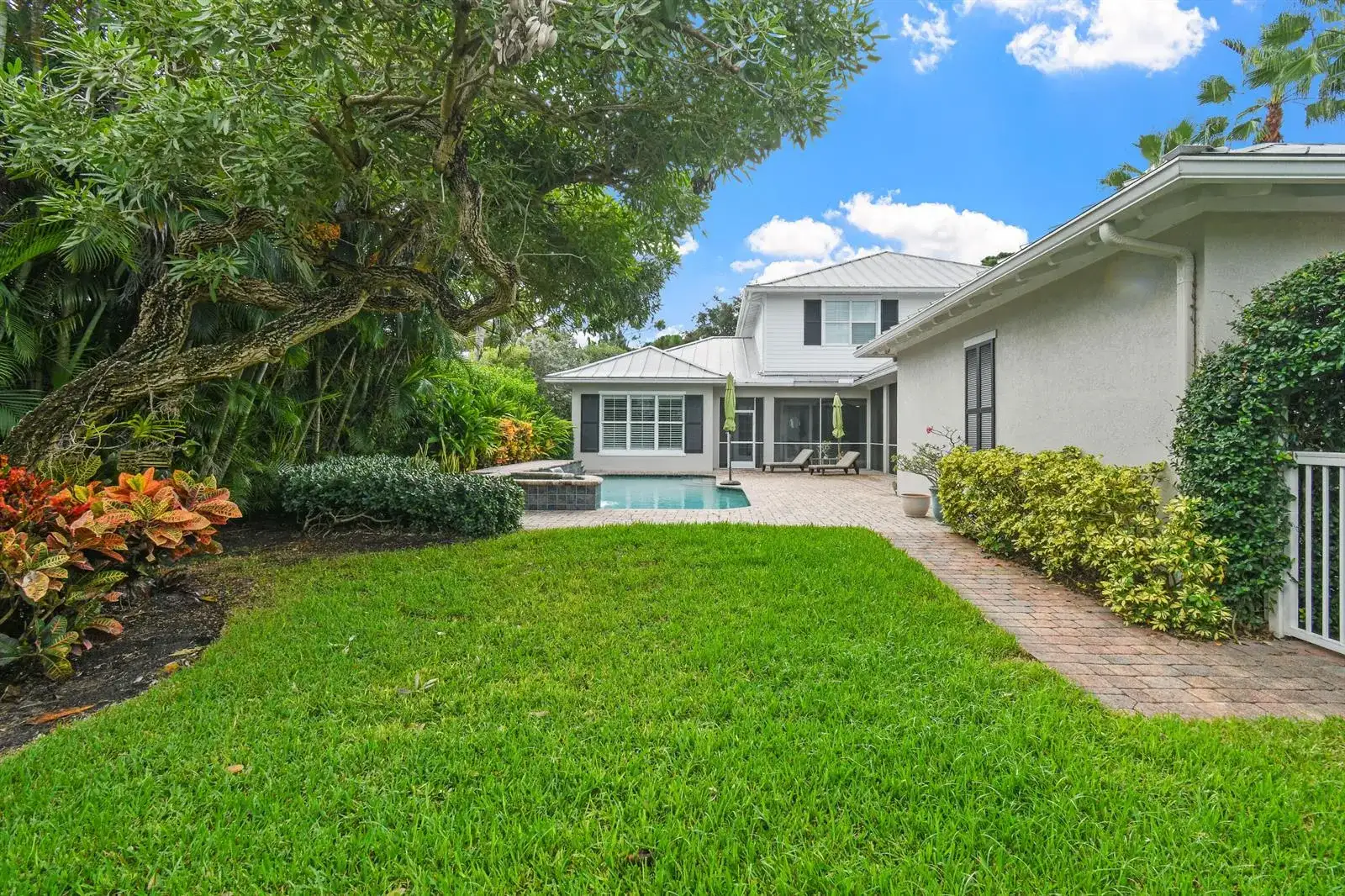 2664 Greenway Drive, Jupiter FL 33458 photo 4