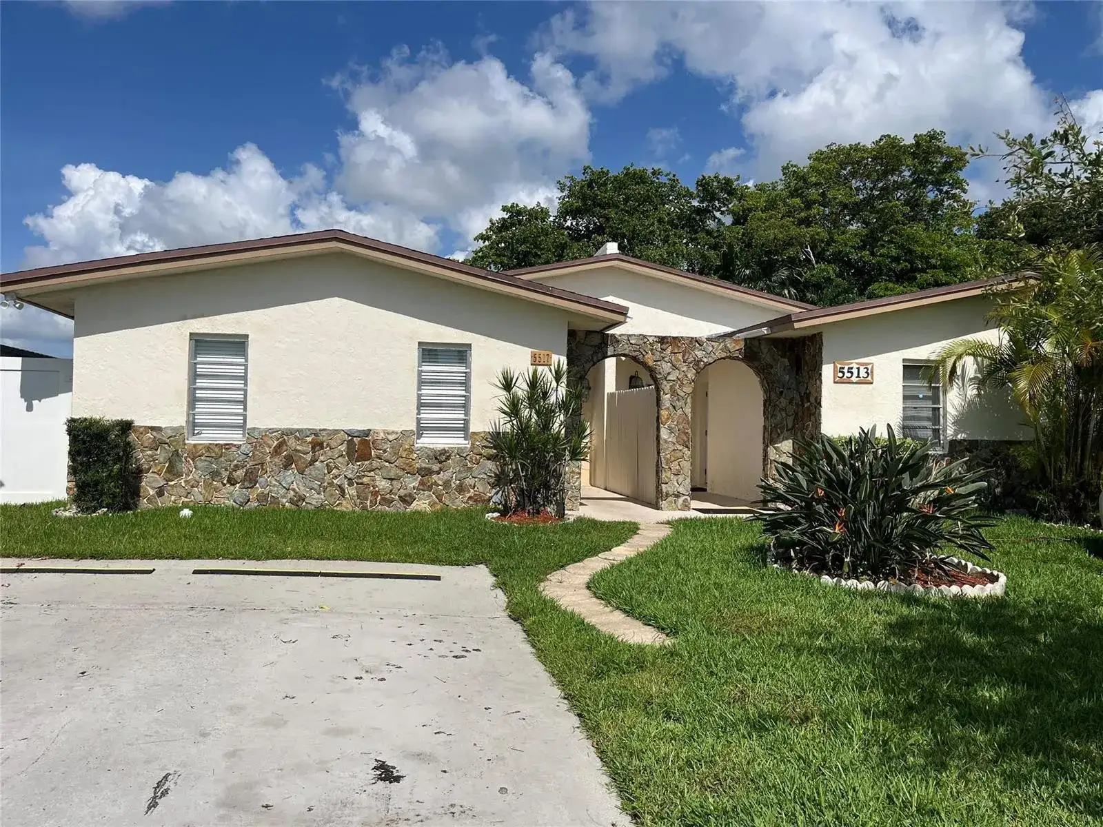 5517 SW 24TH Avenue, Dania Beach FL 33312 photo 2