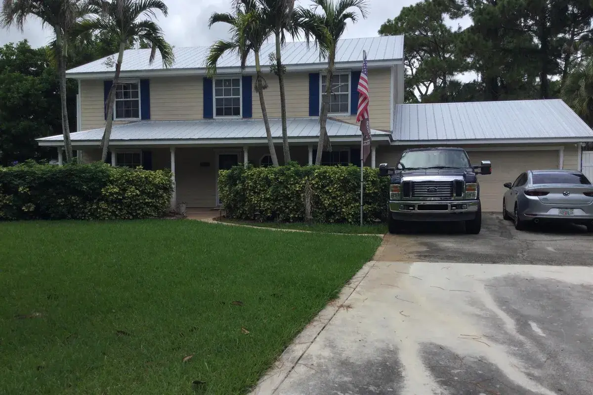 330 NE TOWN Terrace, Jensen Beach FL 34957