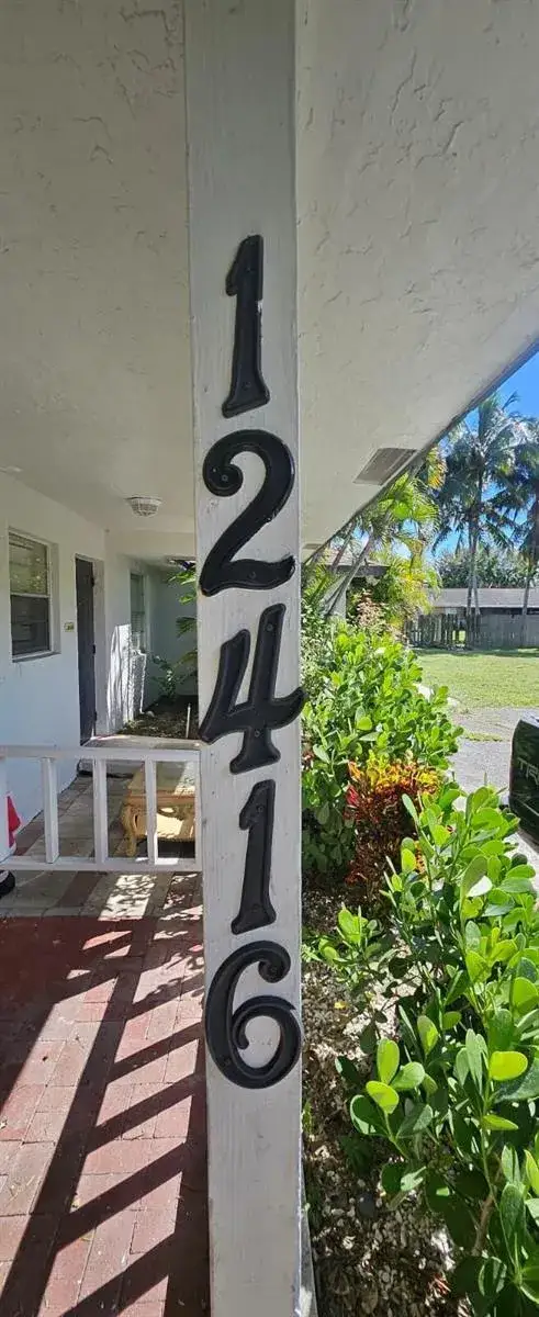 12416 Peconic Court, Wellington FL 33414