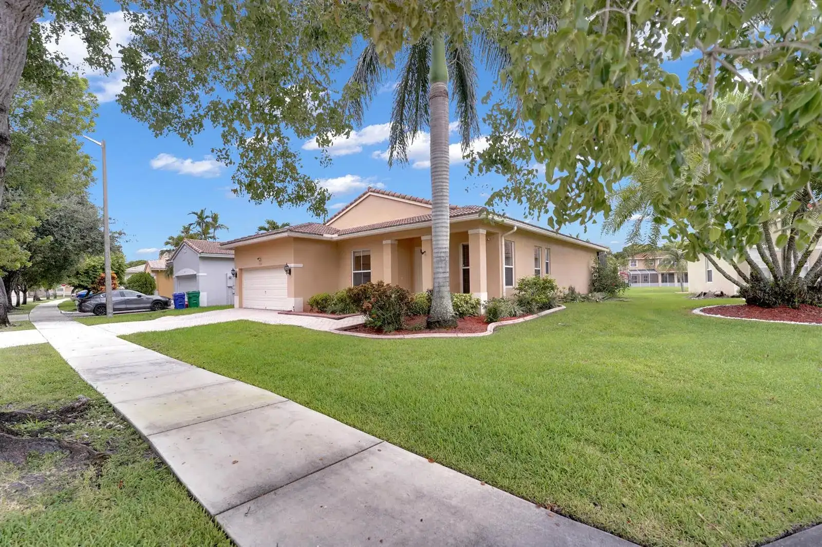 2256 SW 131st Terrace, Miramar FL 33027 photo 2