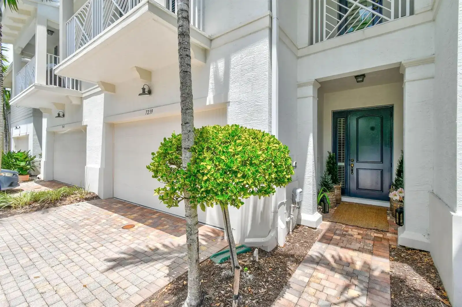 7239 Oxford Court, Palm Beach Gardens FL 33418