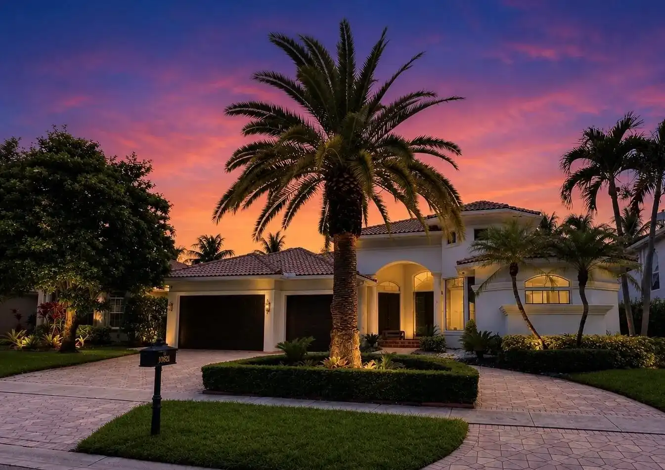10821 Blue Palm Street, Plantation FL 33324