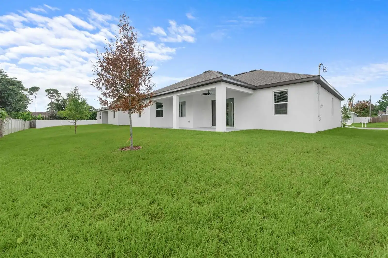 8046 99TH Court, Vero Beach FL 32967 photo 3