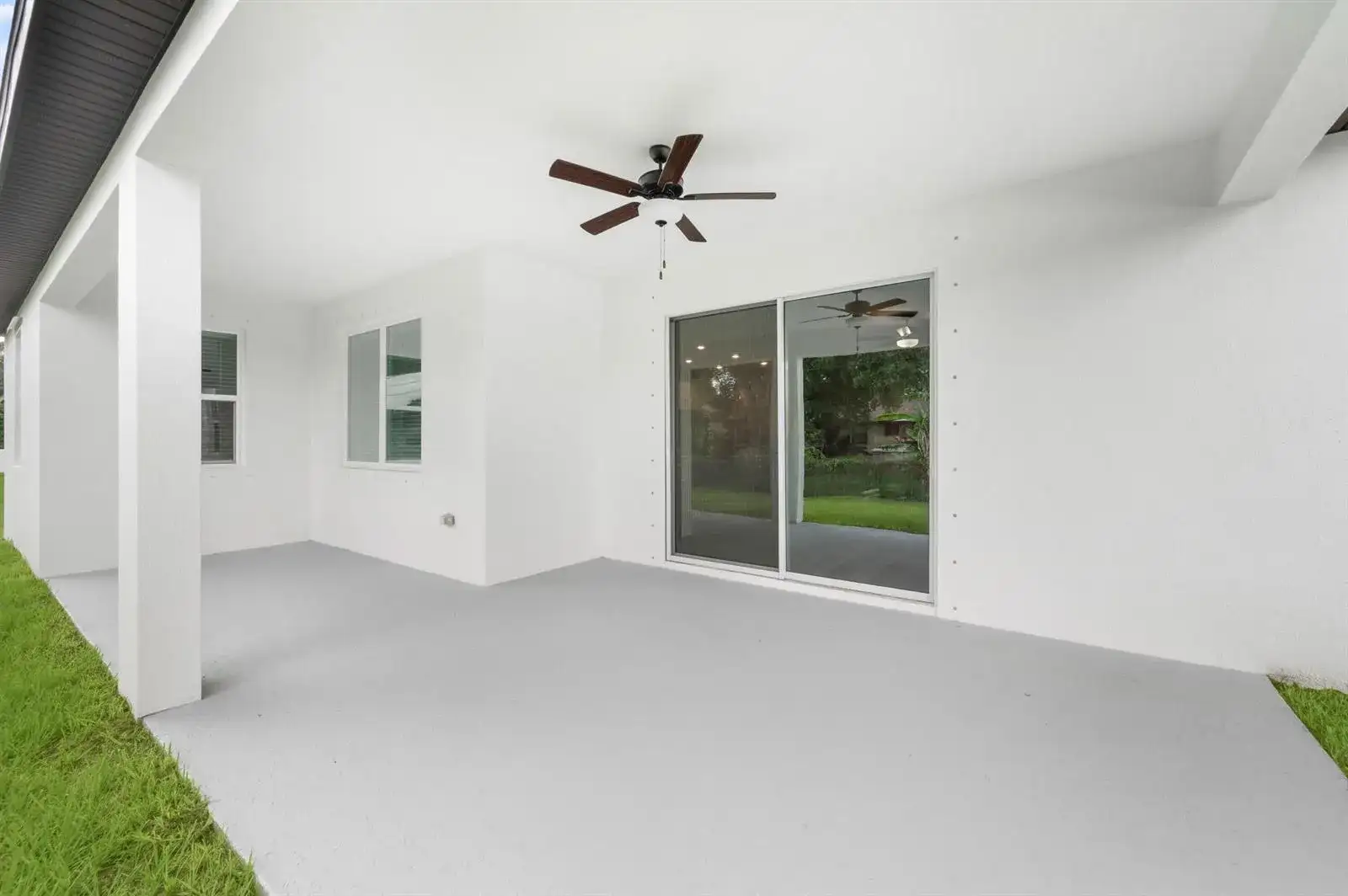8046 99TH Court, Vero Beach FL 32967 photo 5