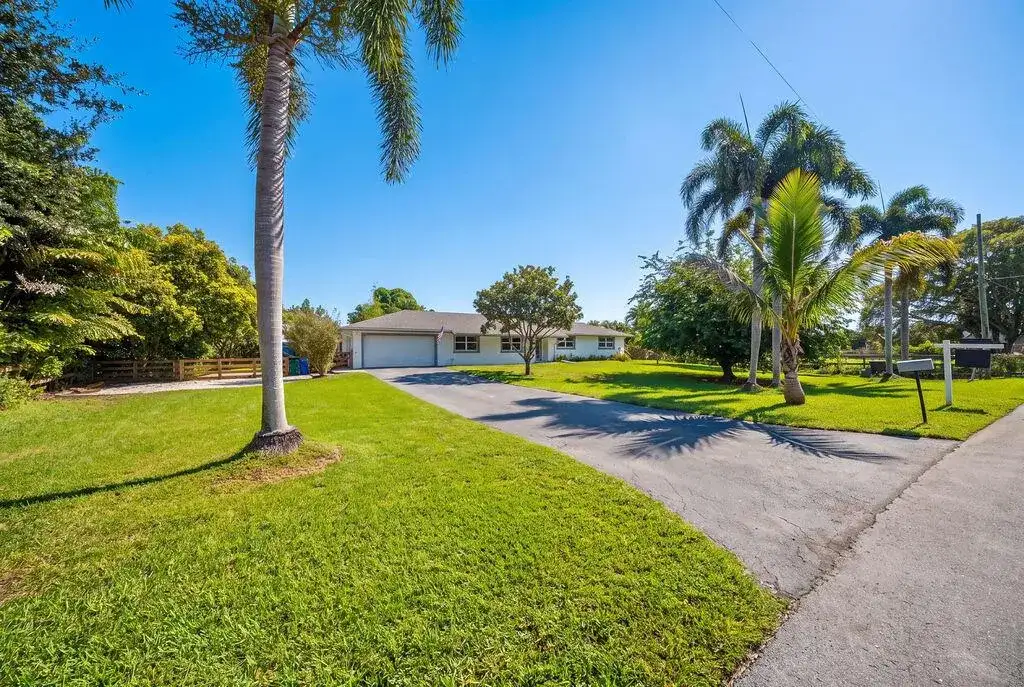 4910 SW 205TH Avenue, Southwest Ranches FL 33332 photo 4