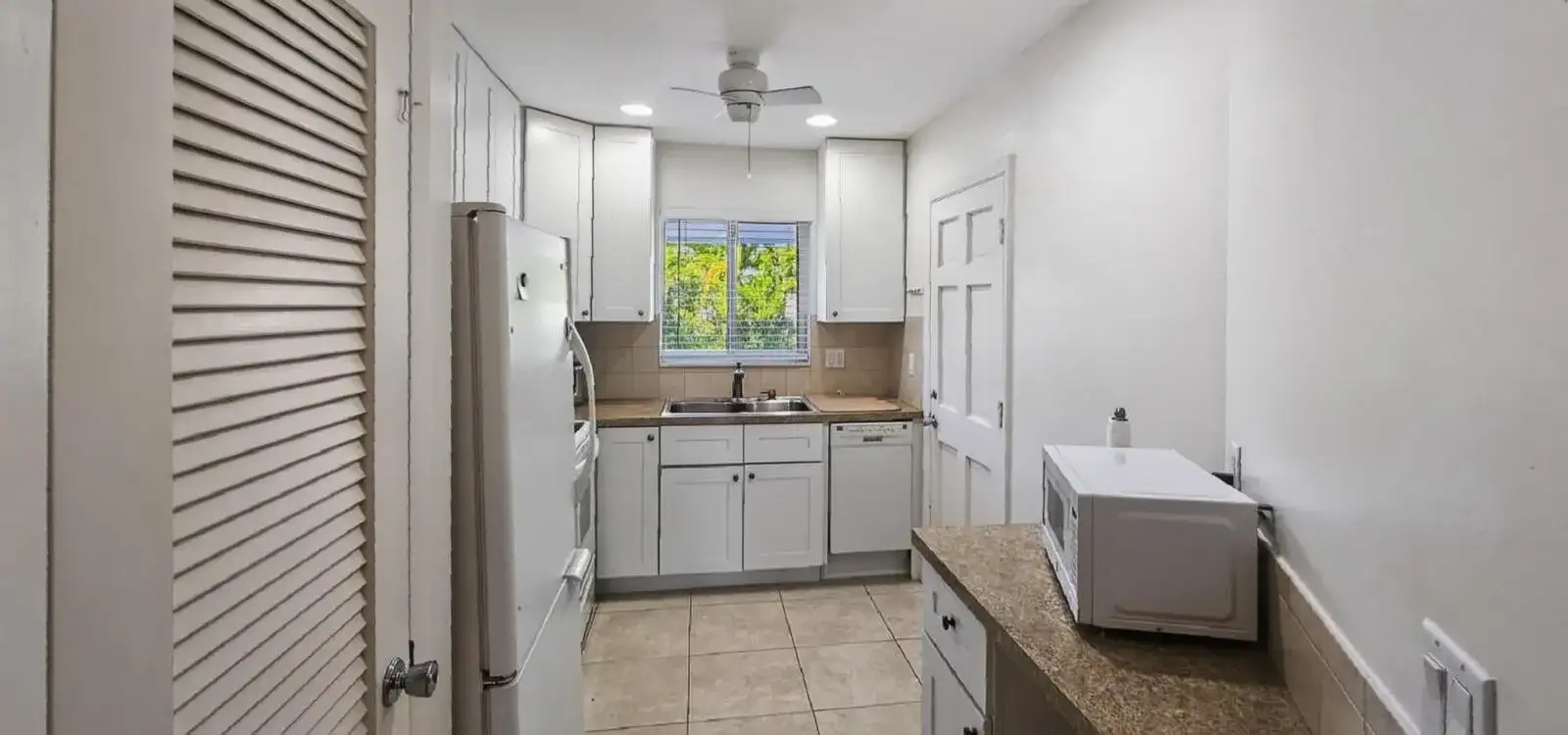 8 Garden Street, Tequesta FL 33469 photo 5