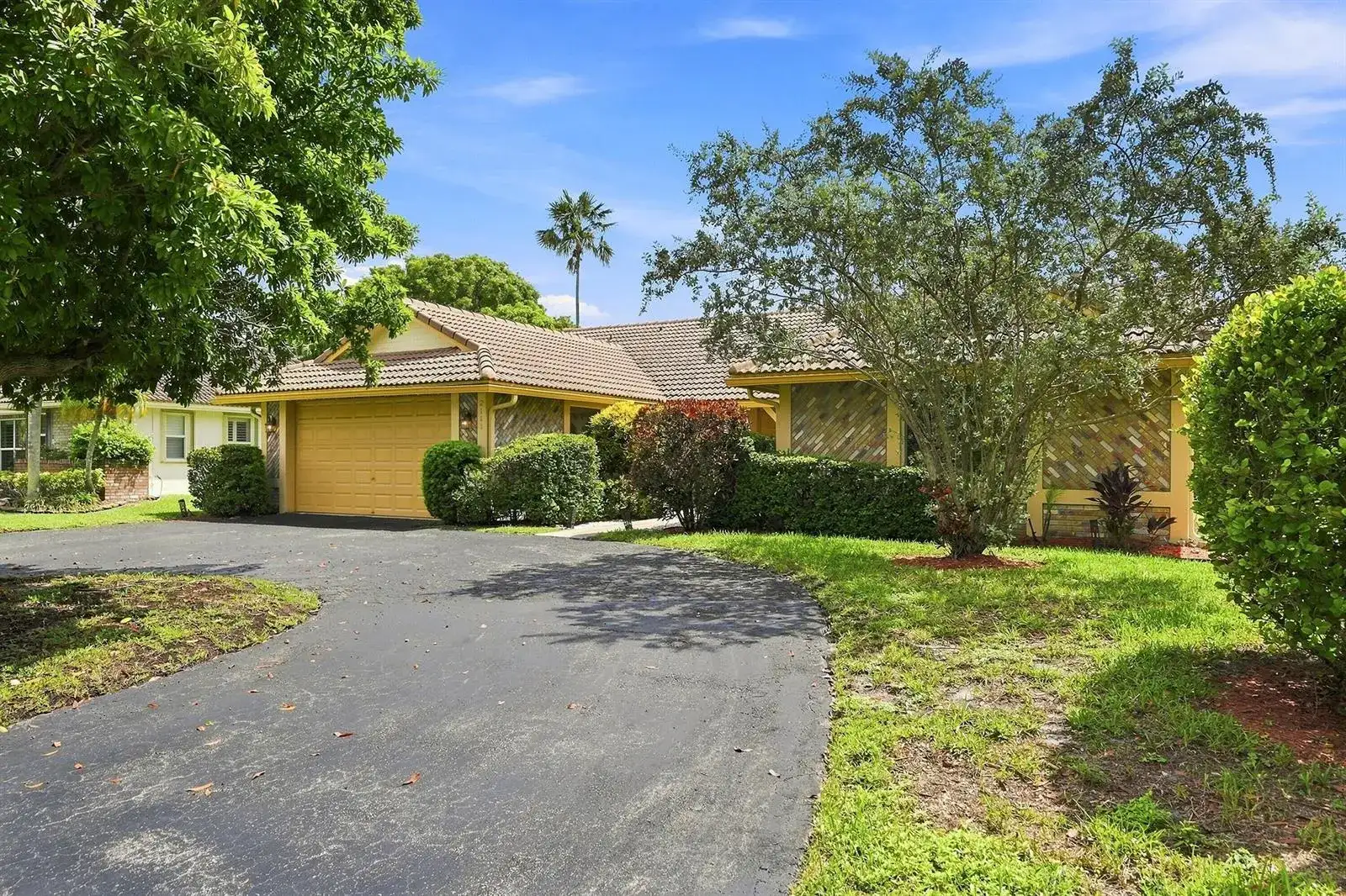2111 NW 86TH Way, Coral Springs FL 33071 photo 2