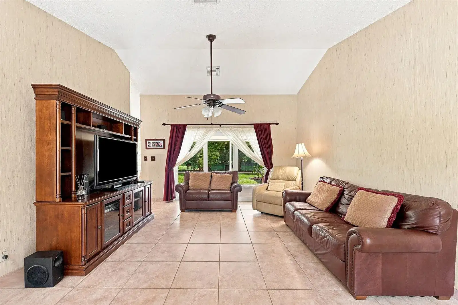 2111 NW 86TH Way, Coral Springs FL 33071 photo 3